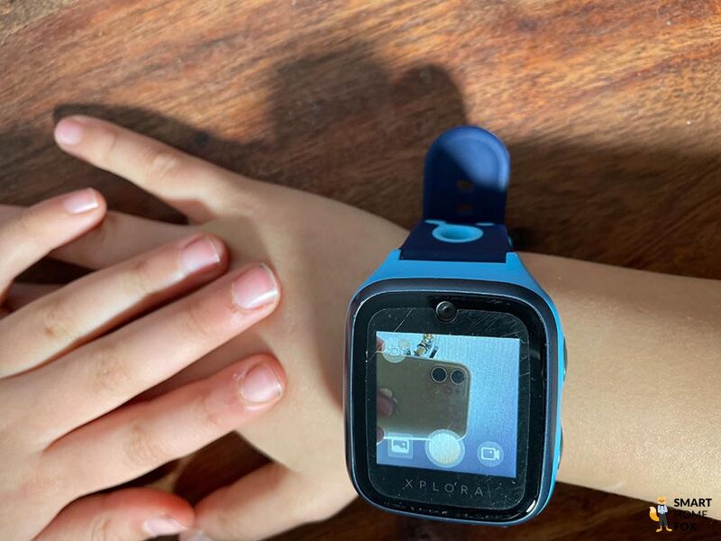 Man sieht die Kamerafunktion auf der Kinderwatch.